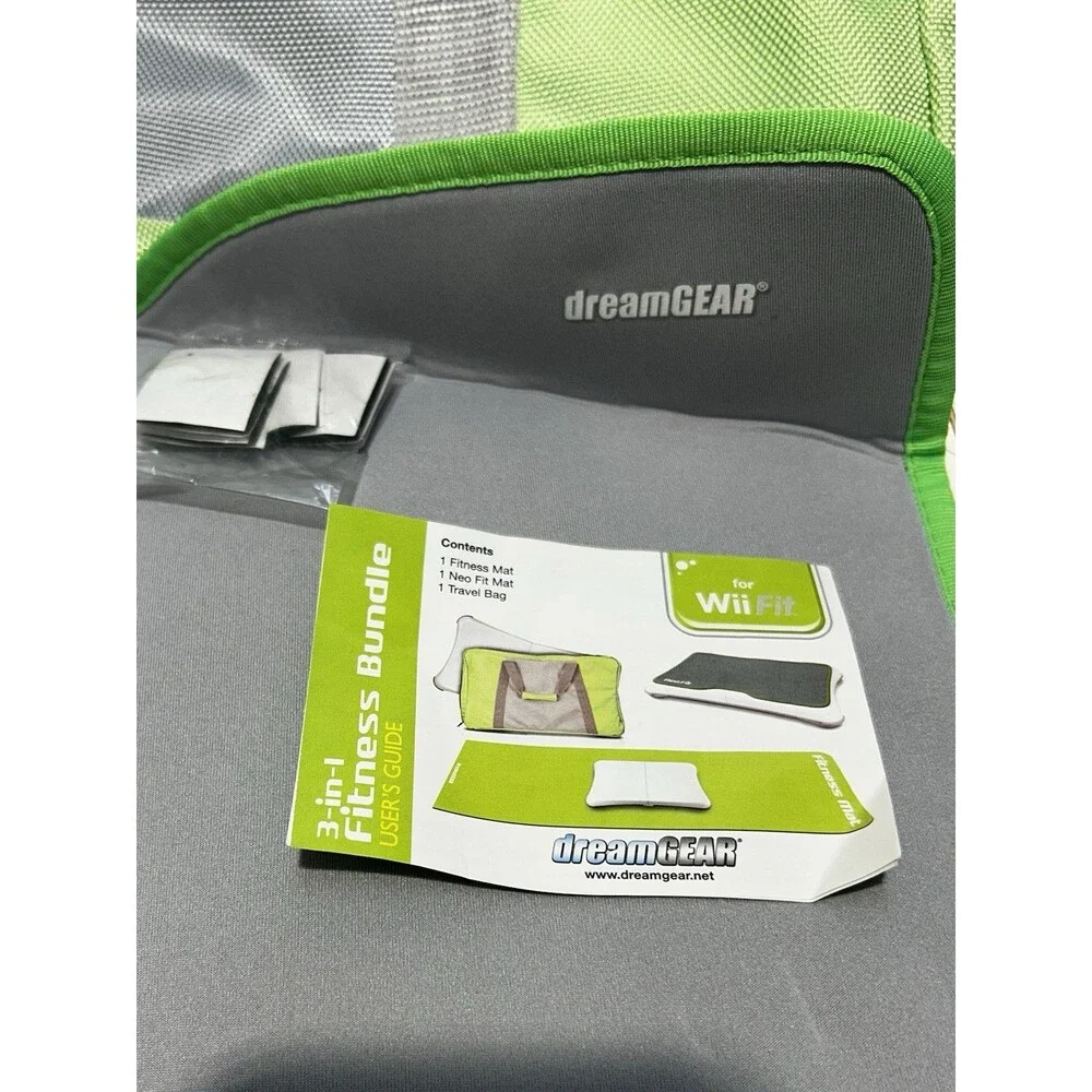 dreamGEAR Neo Fit Nintendo Wii Balance Board Travel Bag & Silicone Cover New